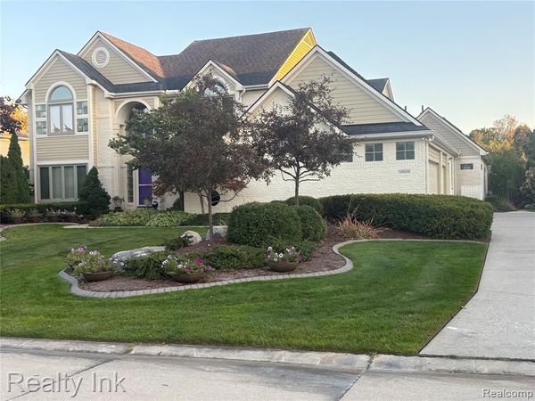 49235 Fox Drive S, Plymouth Twp, MI 48170