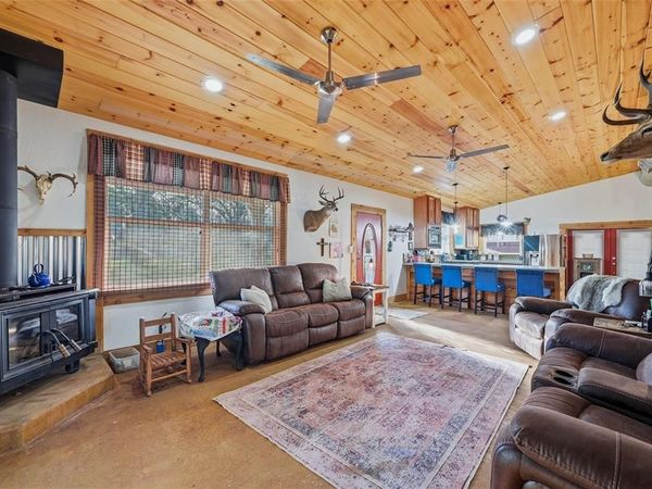 115 Friar Tuck Drive, Gordonville, TX 76245