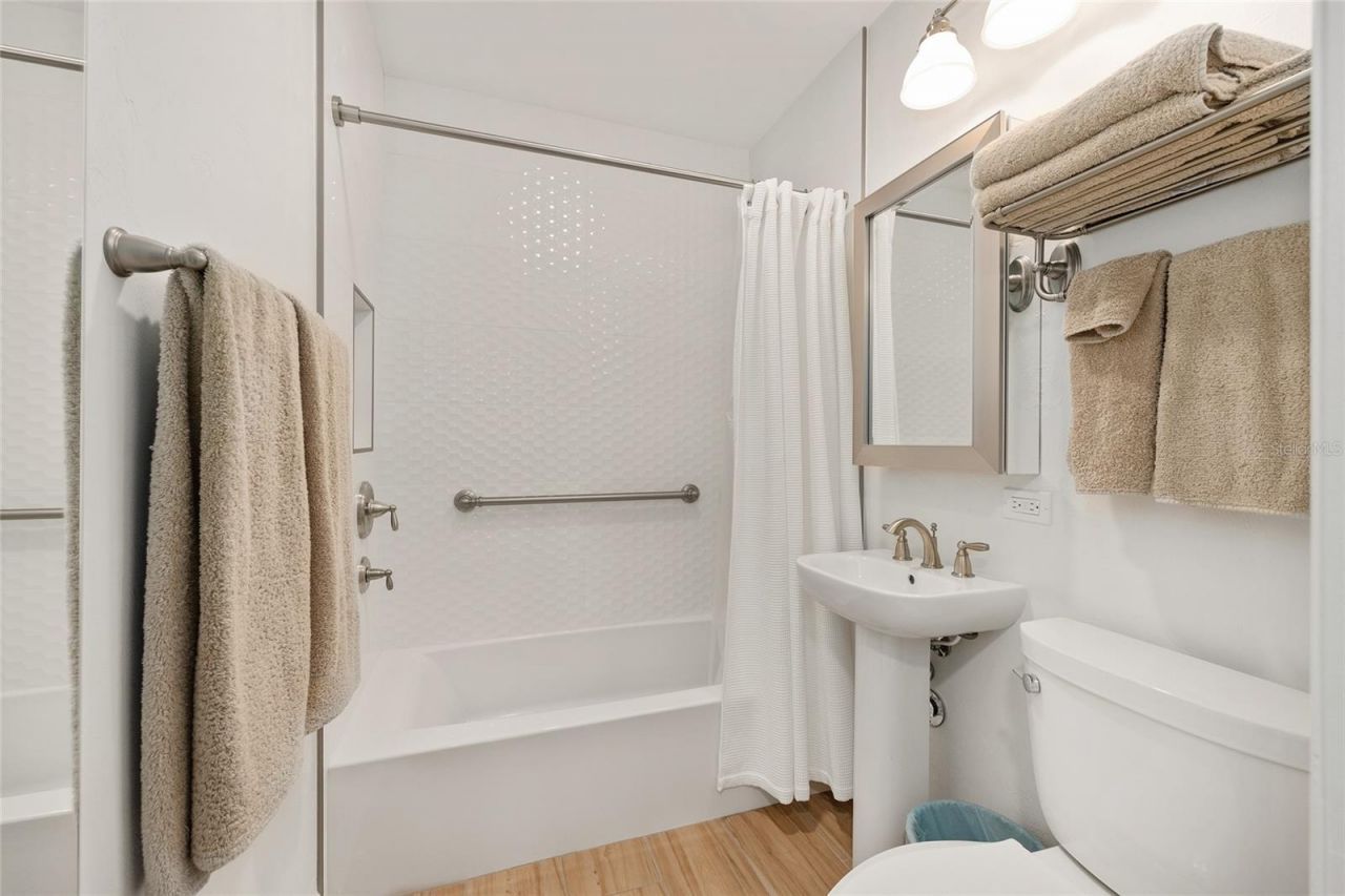 715 Seminole Ridge Road, Unit 1, Melrose, FL 32666 Photo