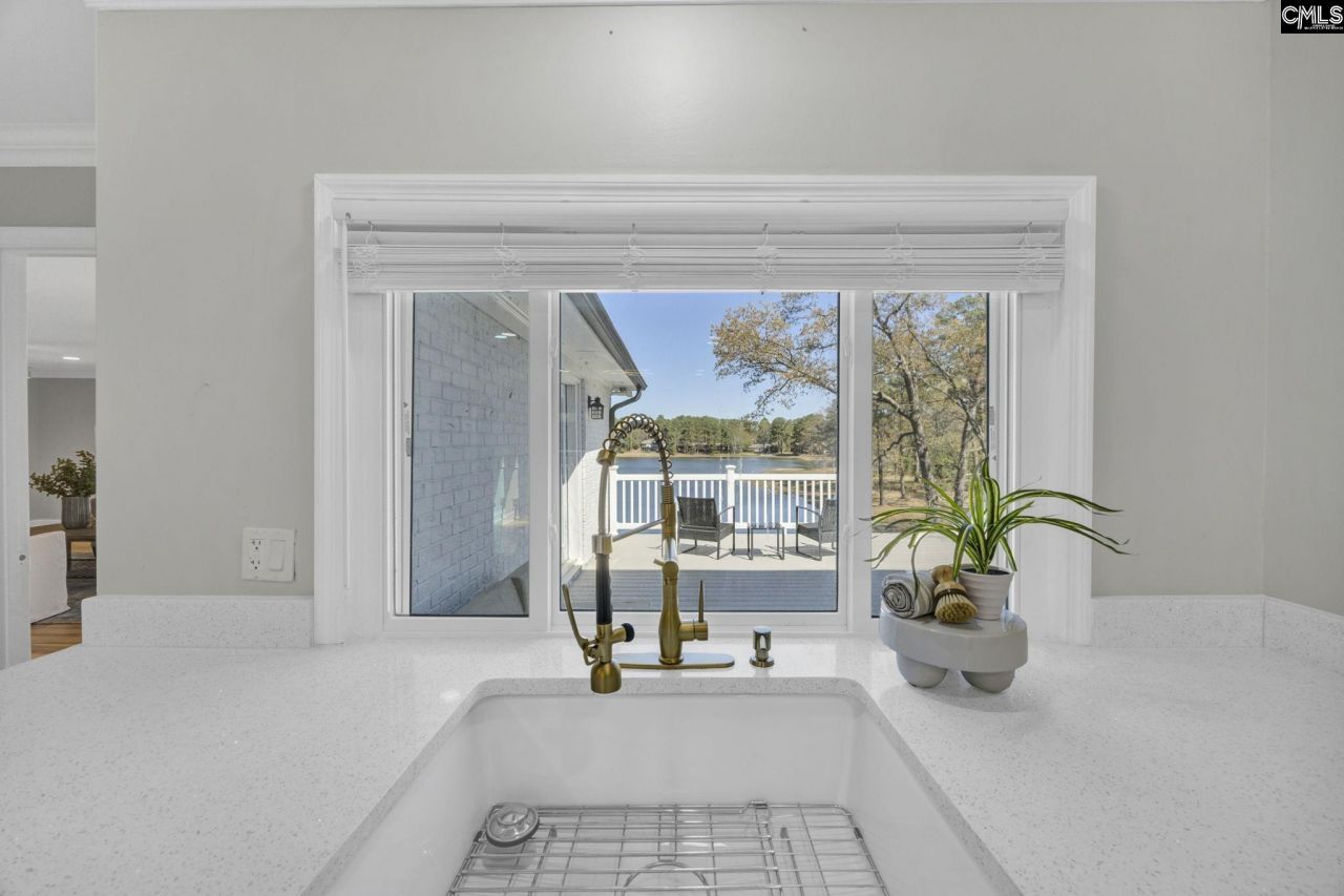 405 Park Lake Circle Photo 21