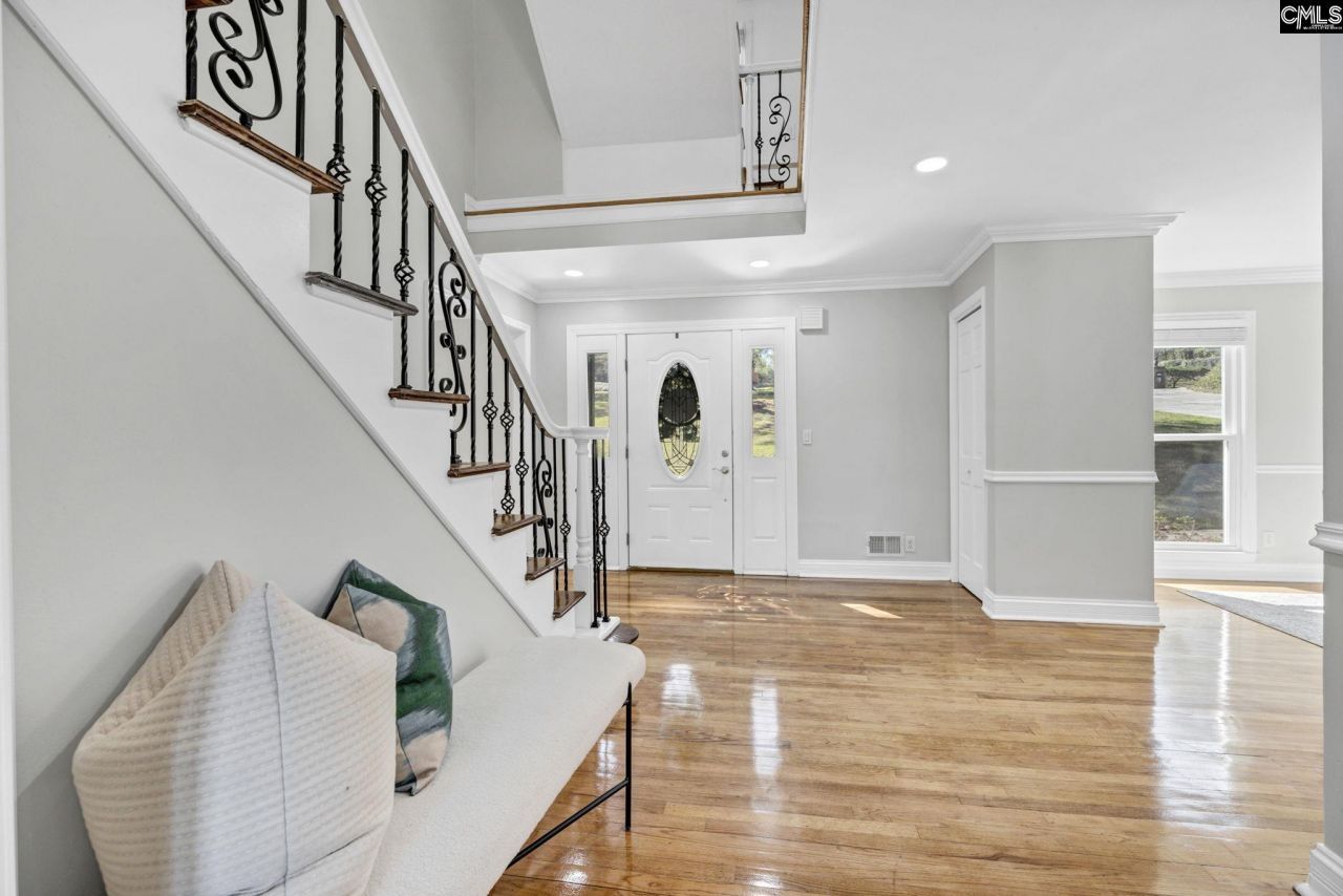 405 Park Lake Circle Photo 6