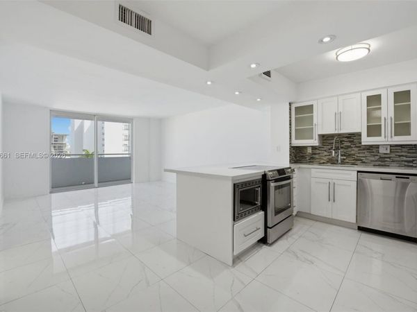 1658 Bay Rd , Unit 703, Miami Beach, FL 33139