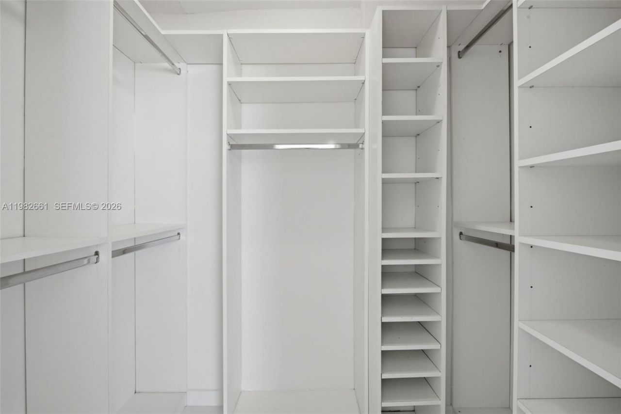 1658 Bay Rd , Unit 703, Miami Beach, FL 33139 Photo