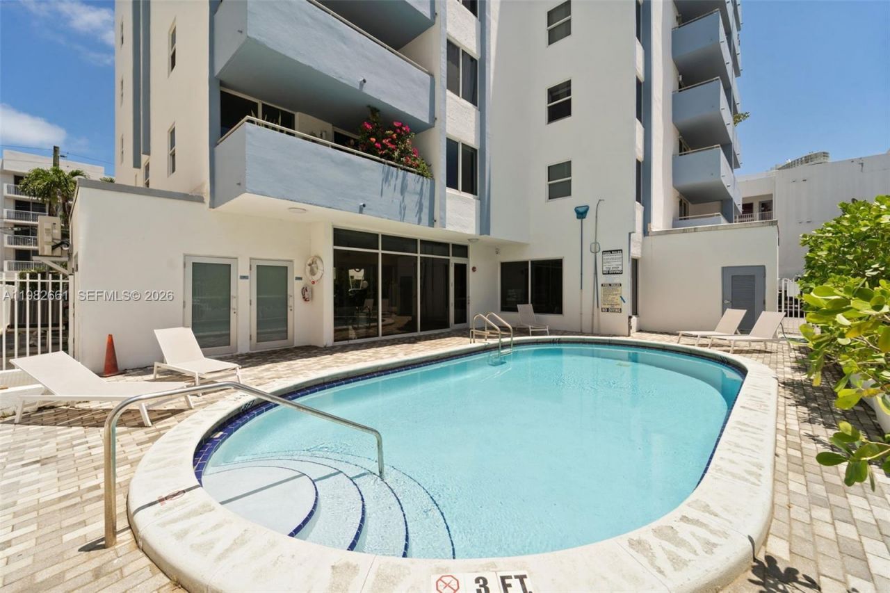 1658 Bay Rd , Unit 703, Miami Beach, FL 33139 Photo