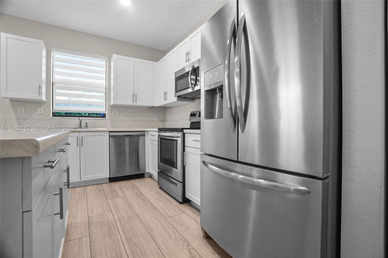 4665 Caspian Way, Davie, FL 33314 Photo