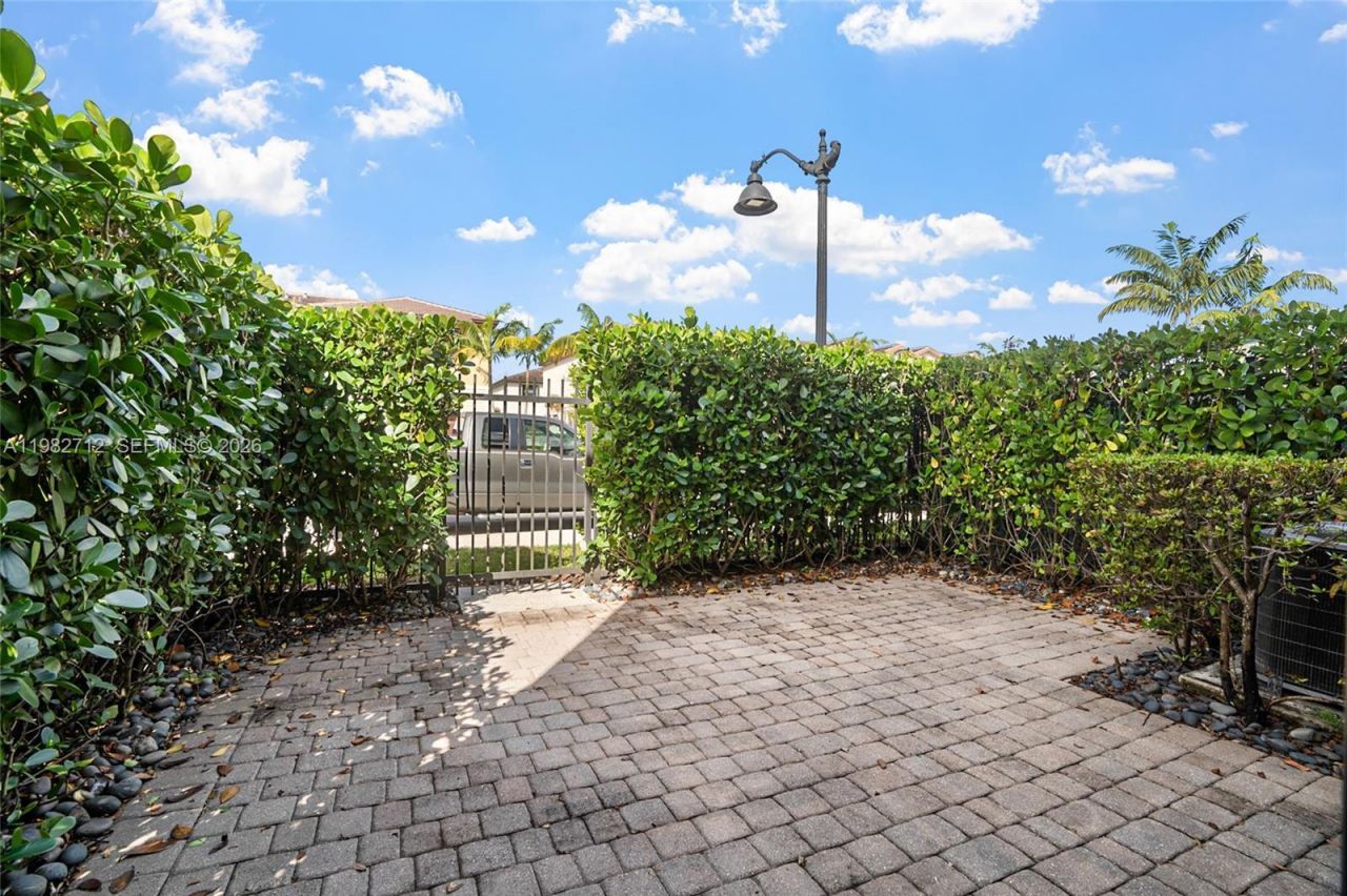 4665 Caspian Way, Davie, FL 33314 Photo