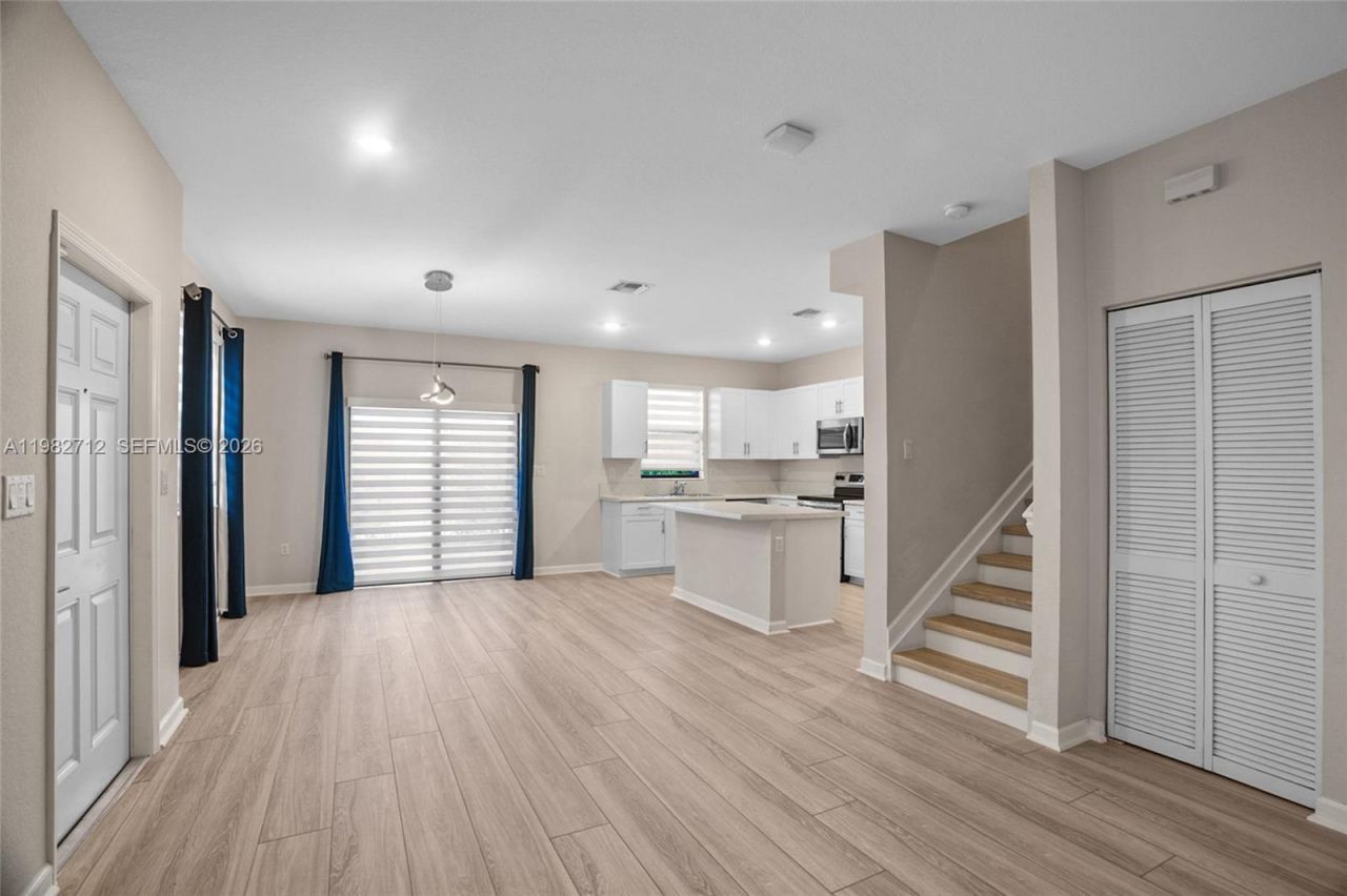 4665 Caspian Way, Davie, FL 33314 Photo