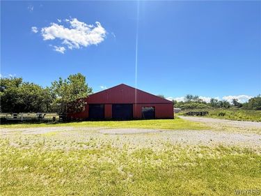 13081 Main Road, Akron, NY 14001