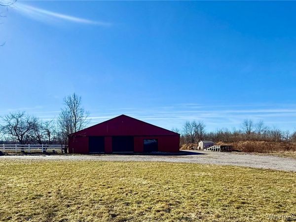 13081 Main Road, Akron, NY 14001