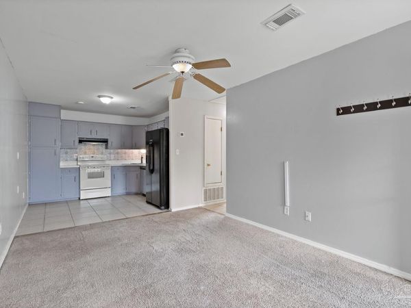 1301 Redwood Ln, Unit A, Gulf Breeze, FL 32563