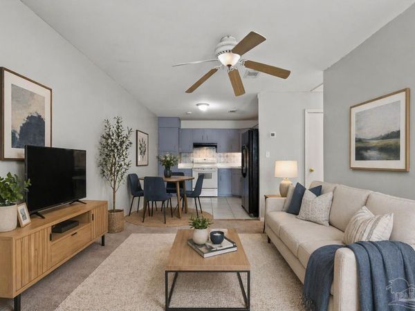 1301 Redwood Ln, Unit A, Gulf Breeze, FL 32563