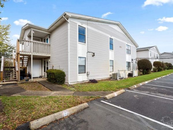 1301 Redwood Ln, Unit A, Gulf Breeze, FL 32563