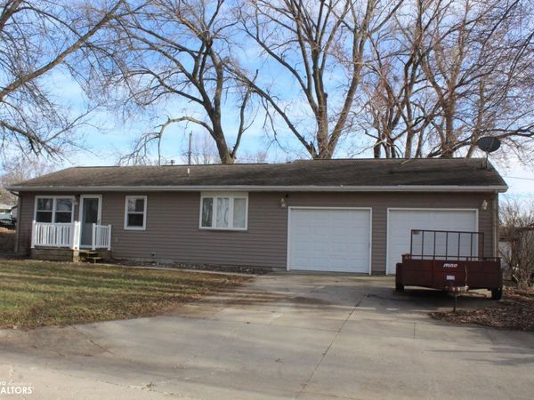 7 Park Lane, Clear Lake, IA 50428