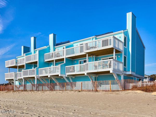 1001 Pelican Court , Kure Beach, NC 28449