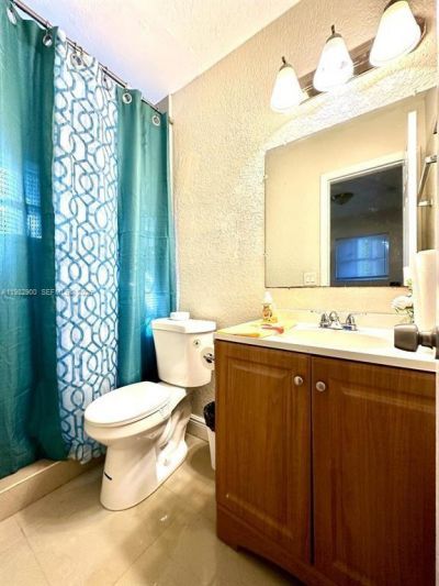 525 NW 15th Ter , Fort Lauderdale, FL 33311 Photo