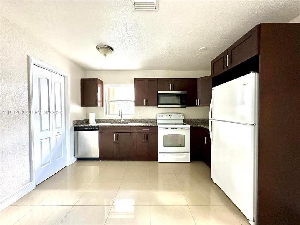 525 NW 15th Ter , Fort Lauderdale, FL 33311 Photo