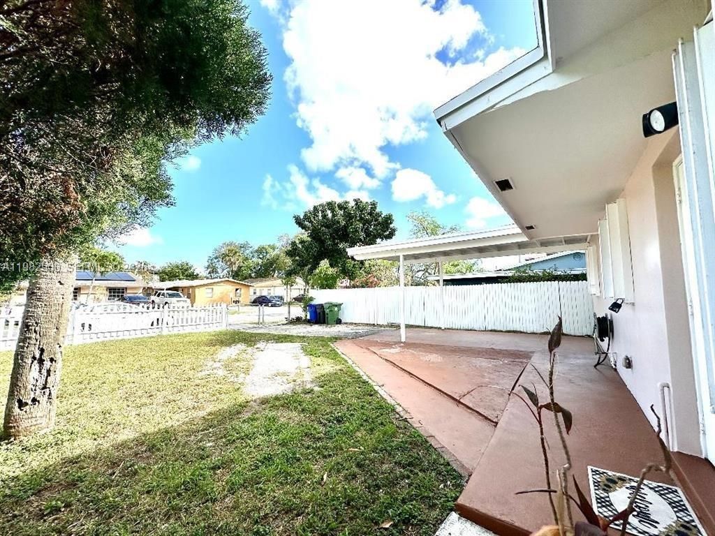 525 NW 15th Ter , Fort Lauderdale, FL 33311 Photo