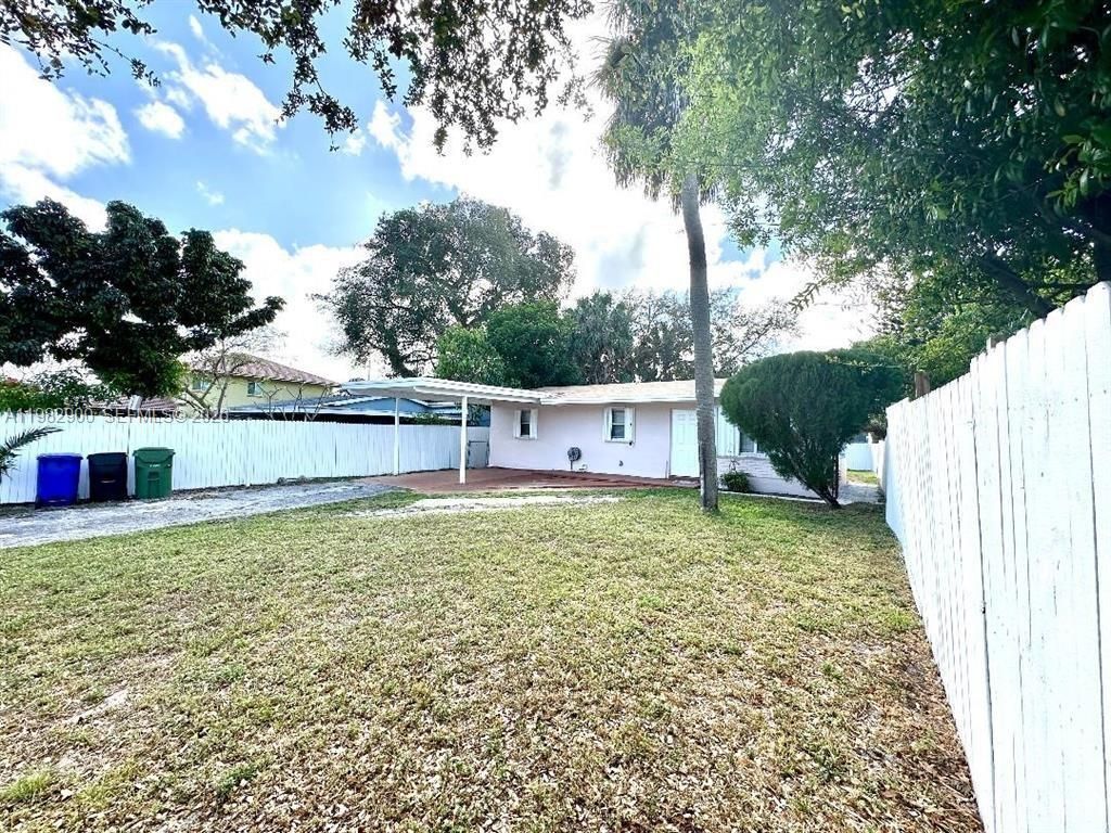 525 NW 15th Ter , Fort Lauderdale, FL 33311 Photo
