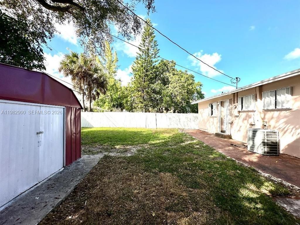 525 NW 15th Ter , Fort Lauderdale, FL 33311 Photo