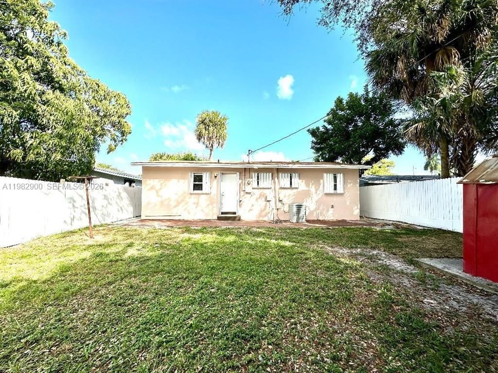 525 NW 15th Ter , Fort Lauderdale, FL 33311 Photo