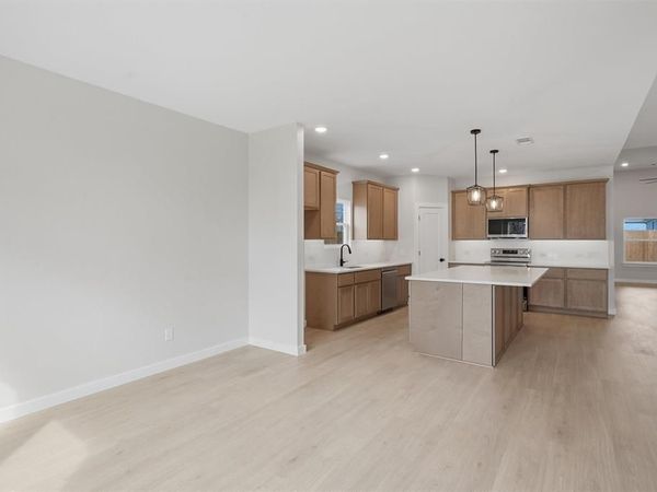 407 E Boyd Avenue, Boyd, TX 76023