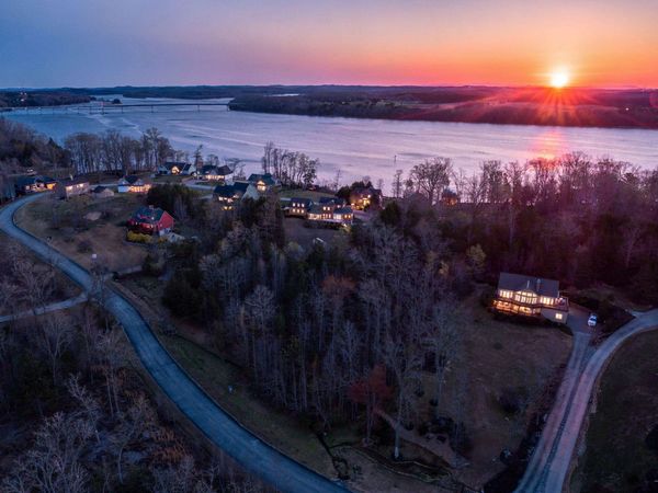 15732 Channel Point Drive, Sale Creek, TN 37373