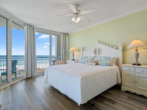 8499 Gulf Boulevard, Unit APT 303, Navarre, FL 32566