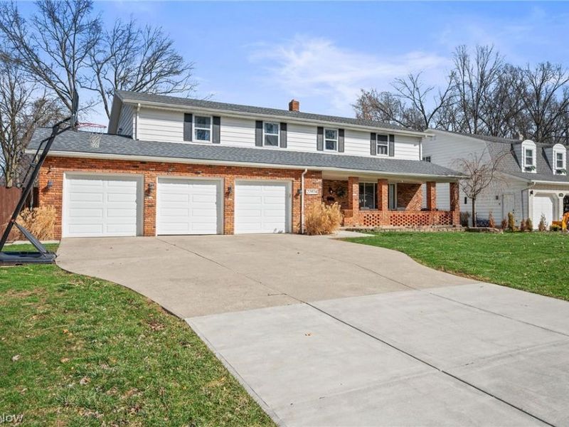 27974 Sanders Lane, North Olmsted, OH 44070 Photo 2