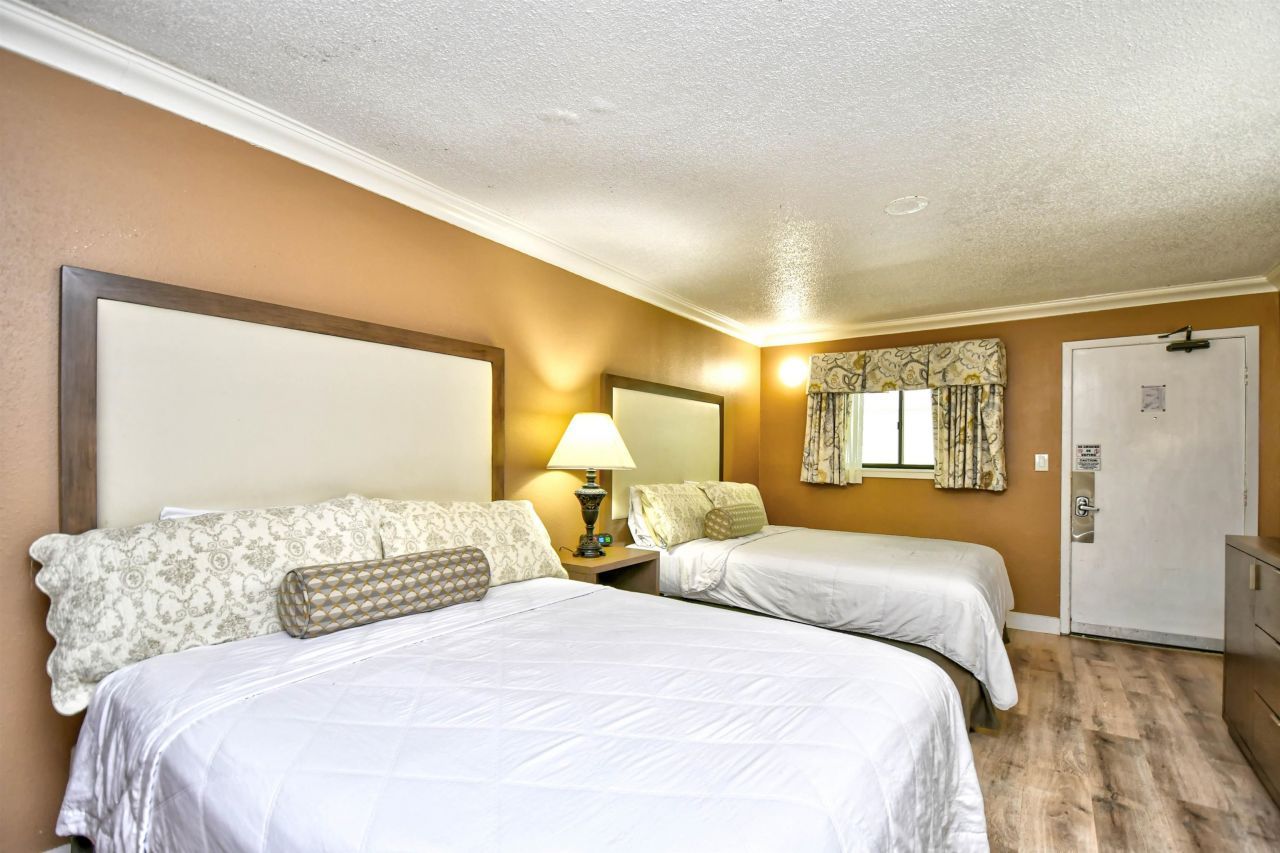 1105 South Ocean Blvd. Photo 12