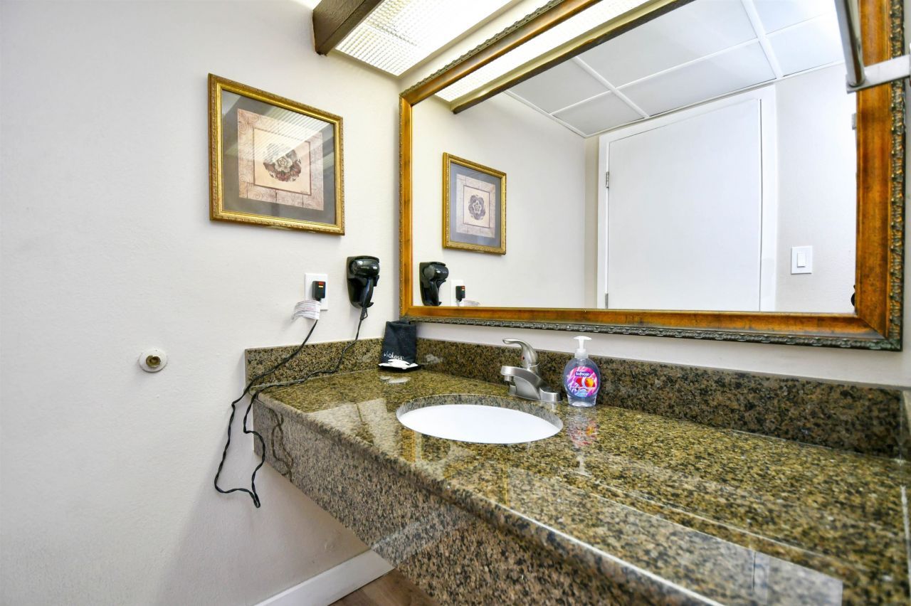 1105 South Ocean Blvd. Photo 16