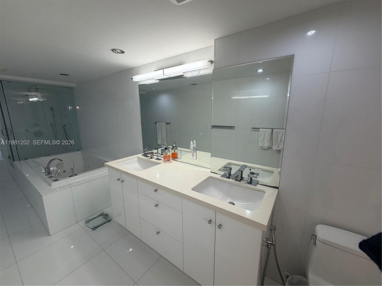 9350 W Bay Harbor Dr , Unit 5C, Bay Harbor Islands, FL 33154 Photo