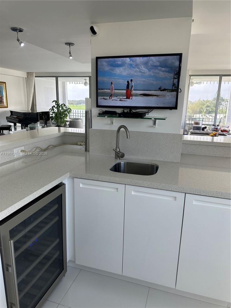 9350 W Bay Harbor Dr , Unit 5C, Bay Harbor Islands, FL 33154 Photo