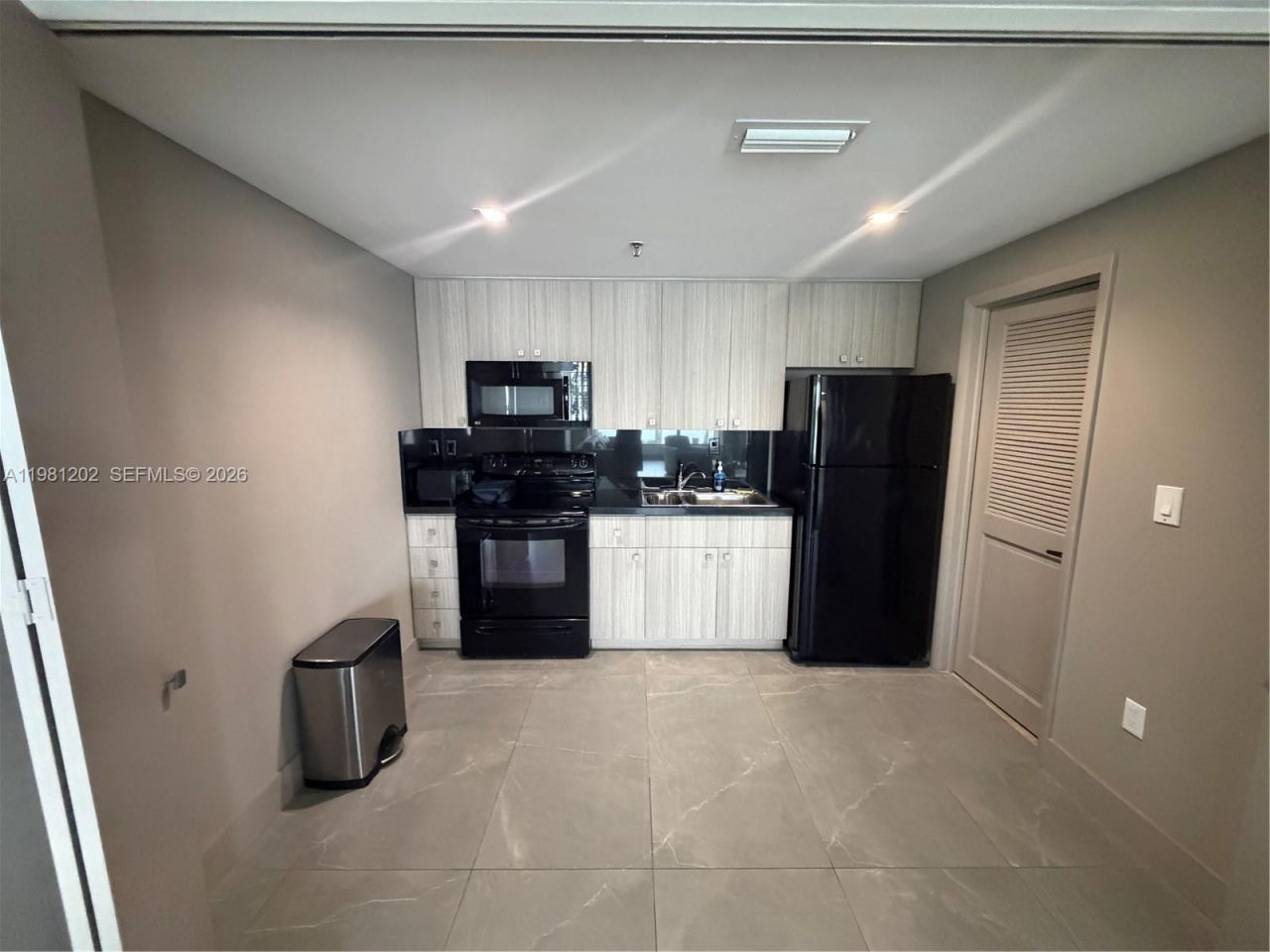 9350 W Bay Harbor Dr , Unit 5C, Bay Harbor Islands, FL 33154 Photo