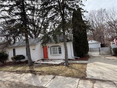 19445 Inkster Road, Livonia, MI 48152