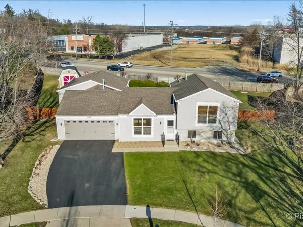 1502 Sawgrass Court , Elgin, IL 60123