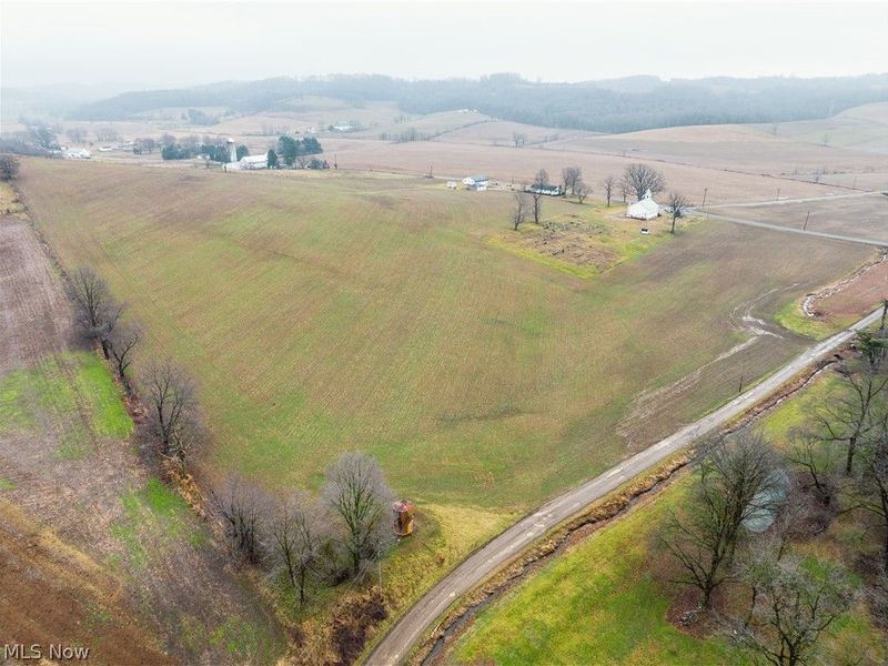 3967 Crooked Run Road NW, New Philadelphia, OH 44663 Photo 4