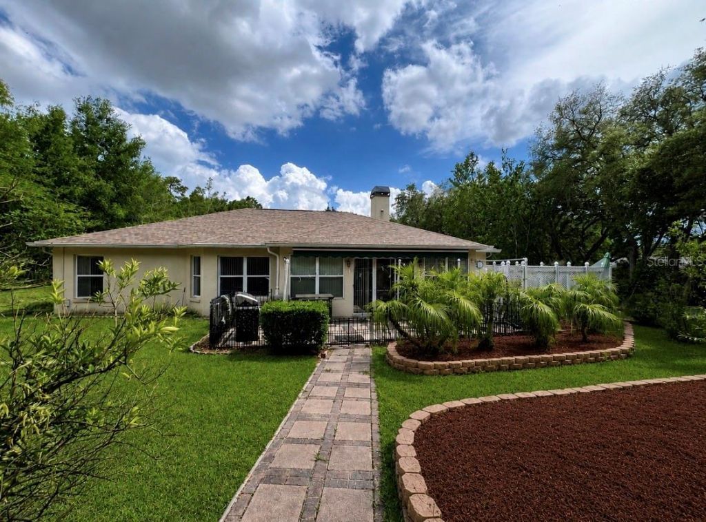 1995 E Newhaven Street, Inverness, FL 34453 Photo