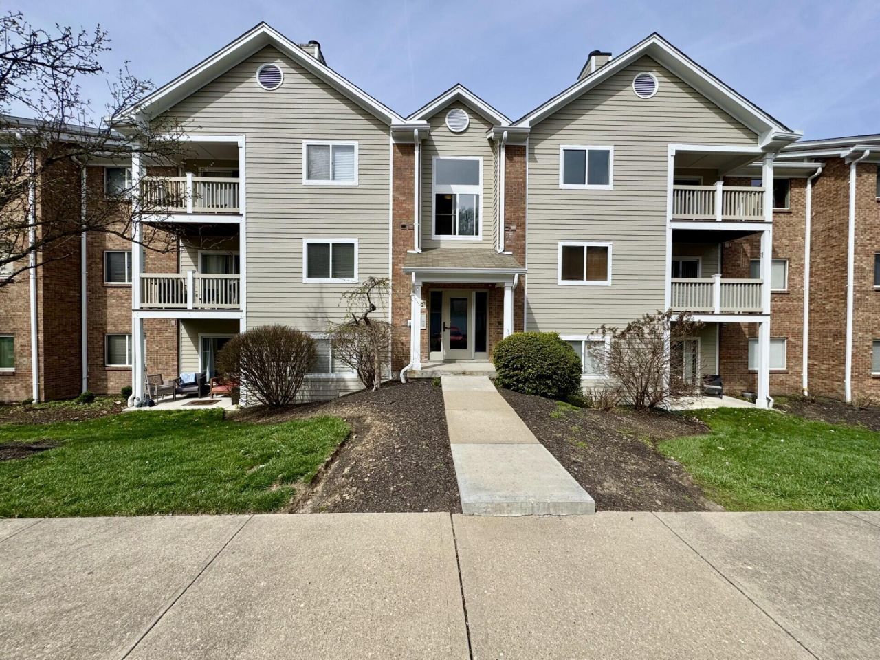 410 Lakeview Drive, Unit 11, Wilder, KY 41071 Main Photo