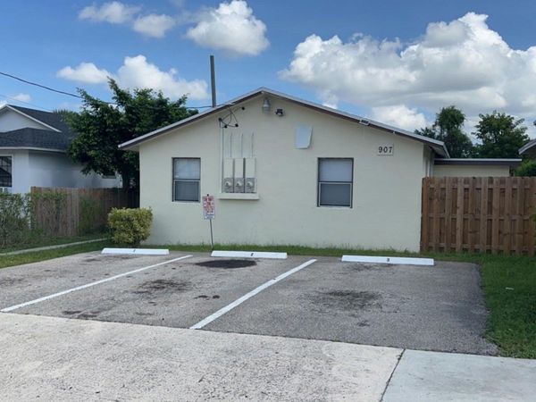 907 8th Street, Unit 2, West Palm Beach, FL 33401