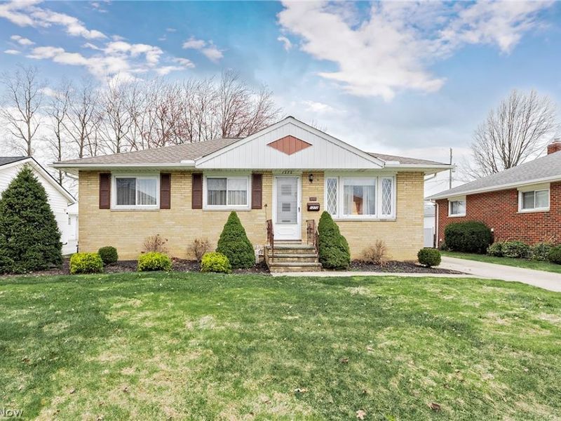 1272 Bonnie Lane, Mayfield Heights, OH 44124 Photo 1