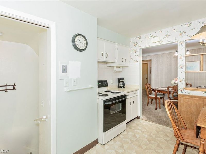 1272 Bonnie Lane, Mayfield Heights, OH 44124 Photo 12