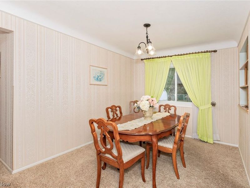 1272 Bonnie Lane, Mayfield Heights, OH 44124 Photo 8