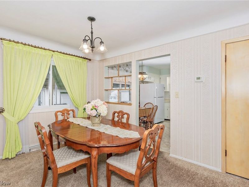 1272 Bonnie Lane, Mayfield Heights, OH 44124 Photo 9