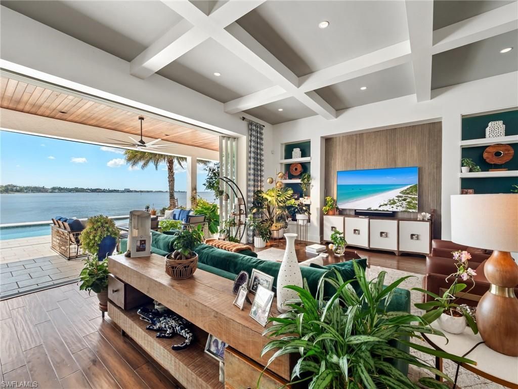 911 Aqua Ln, Fort Myers, FL 33919 Photo