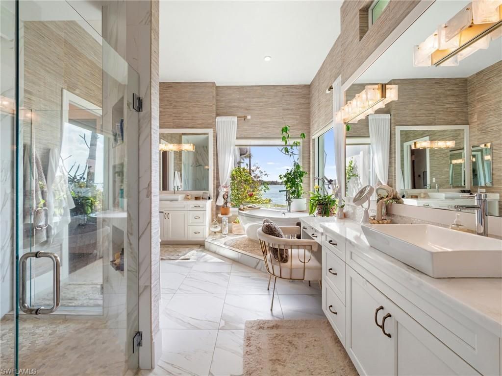 911 Aqua Ln, Fort Myers, FL 33919 Photo