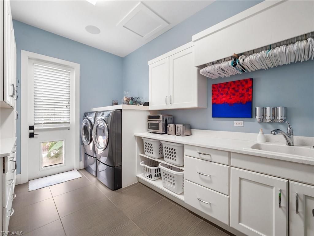 911 Aqua Ln, Fort Myers, FL 33919 Photo