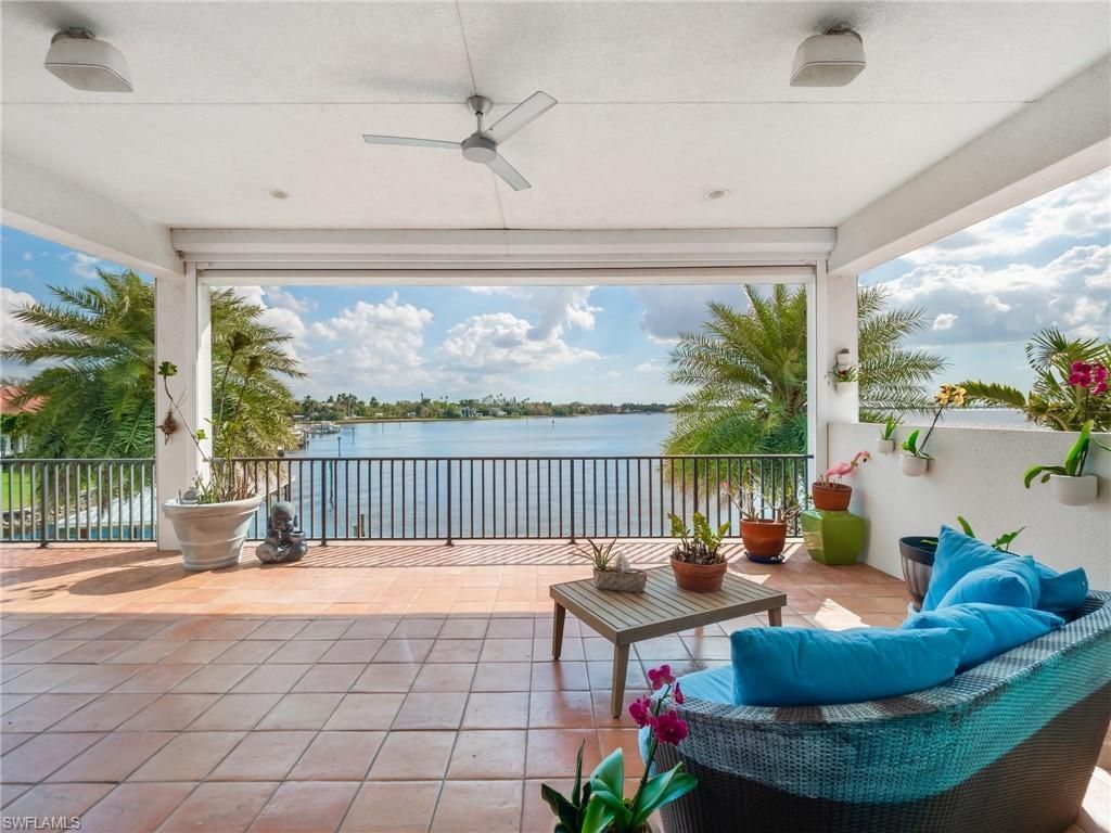 911 Aqua Ln, Fort Myers, FL 33919 Photo