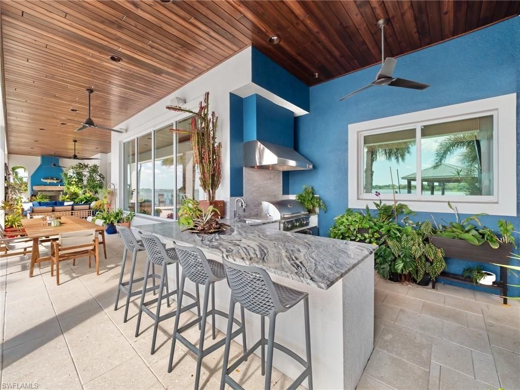 911 Aqua Ln, Fort Myers, FL 33919 Photo