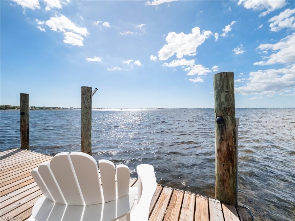 911 Aqua Ln, Fort Myers, FL 33919 Photo