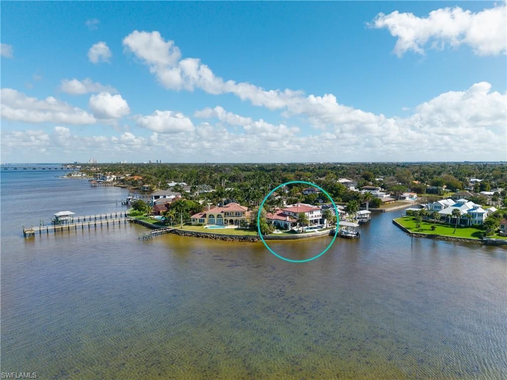 911 Aqua Ln, Fort Myers, FL 33919 Photo